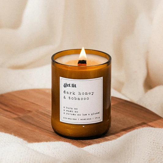 Lumanare parfumata din ceara de soia | Fitil Lemn | Parfum Vanilie Scortisoara Tabac Brad | Cadou Craciun