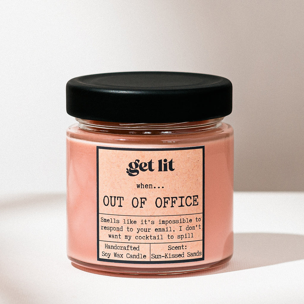 Lumanare parfumata din ceara de soia | Cadou Personalizat Get Lit | Out Of Office | OOO | Cadou corporate | Cadou Secret Santa