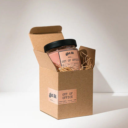 Lumanare parfumata din ceara de soia | Cadou Personalizat Get Lit | Out Of Office | OOO | Cadou corporate | Cadou Secret Santa