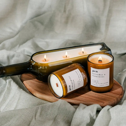 Lumanare parfumata din ceara de soia | Fitil Lemn | Parfum Vanilie Scortisoara Tabac Brad | Cadou 