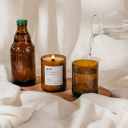 Lumanare parfumata din ceara de soia | Fitil Lemn | Parfum Vanilie Scortisoara Tabac Brad | Cadou 