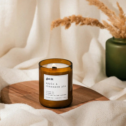 Lumanare parfumata din ceara de soia | Fitil Lemn | Parfum Vanilie Scortisoara Tabac Brad | Cadou