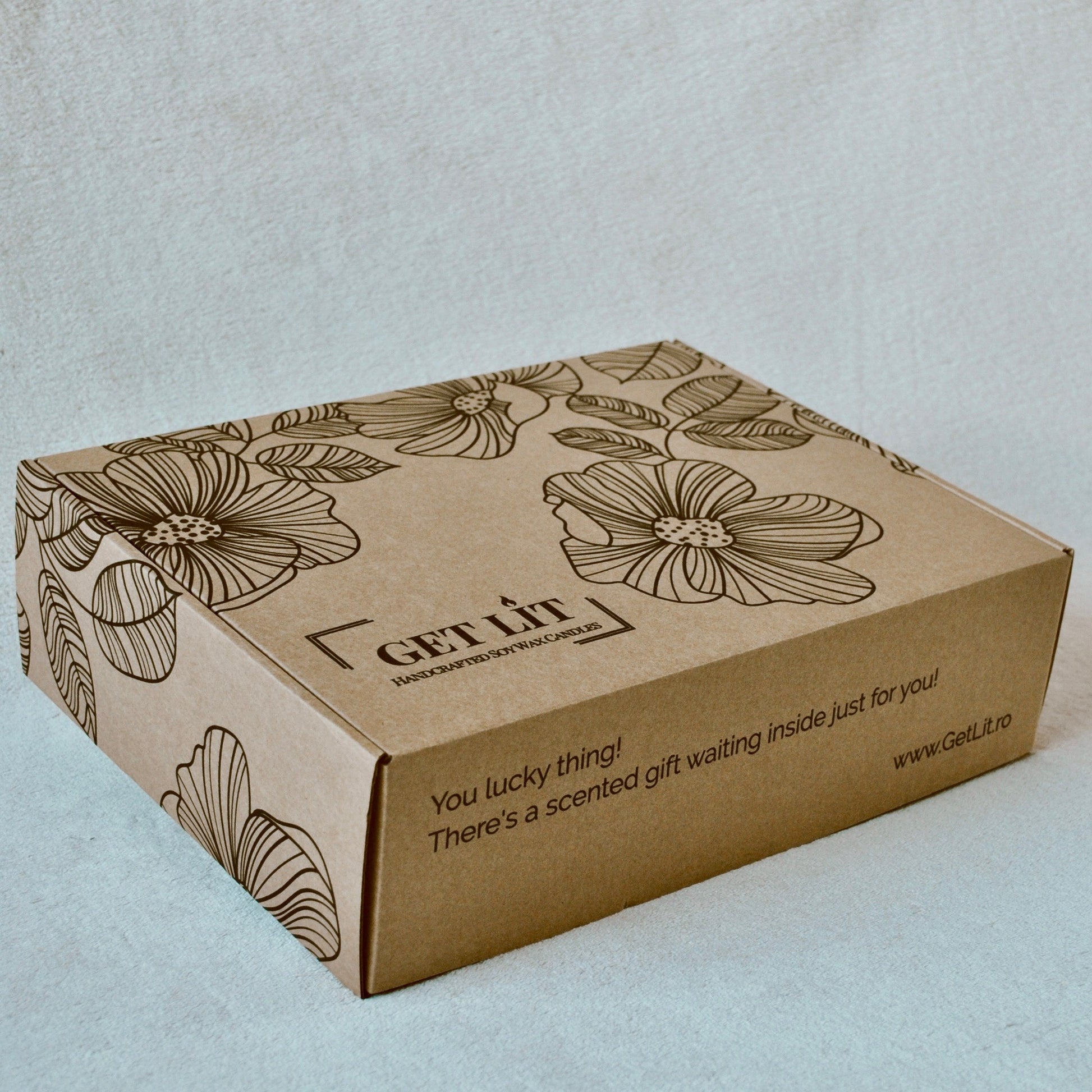Gift Box premium - cadoul ideal pentru ea. Lumanare parfumata, Prosecco, ciocolata belgiana, sare de baie.